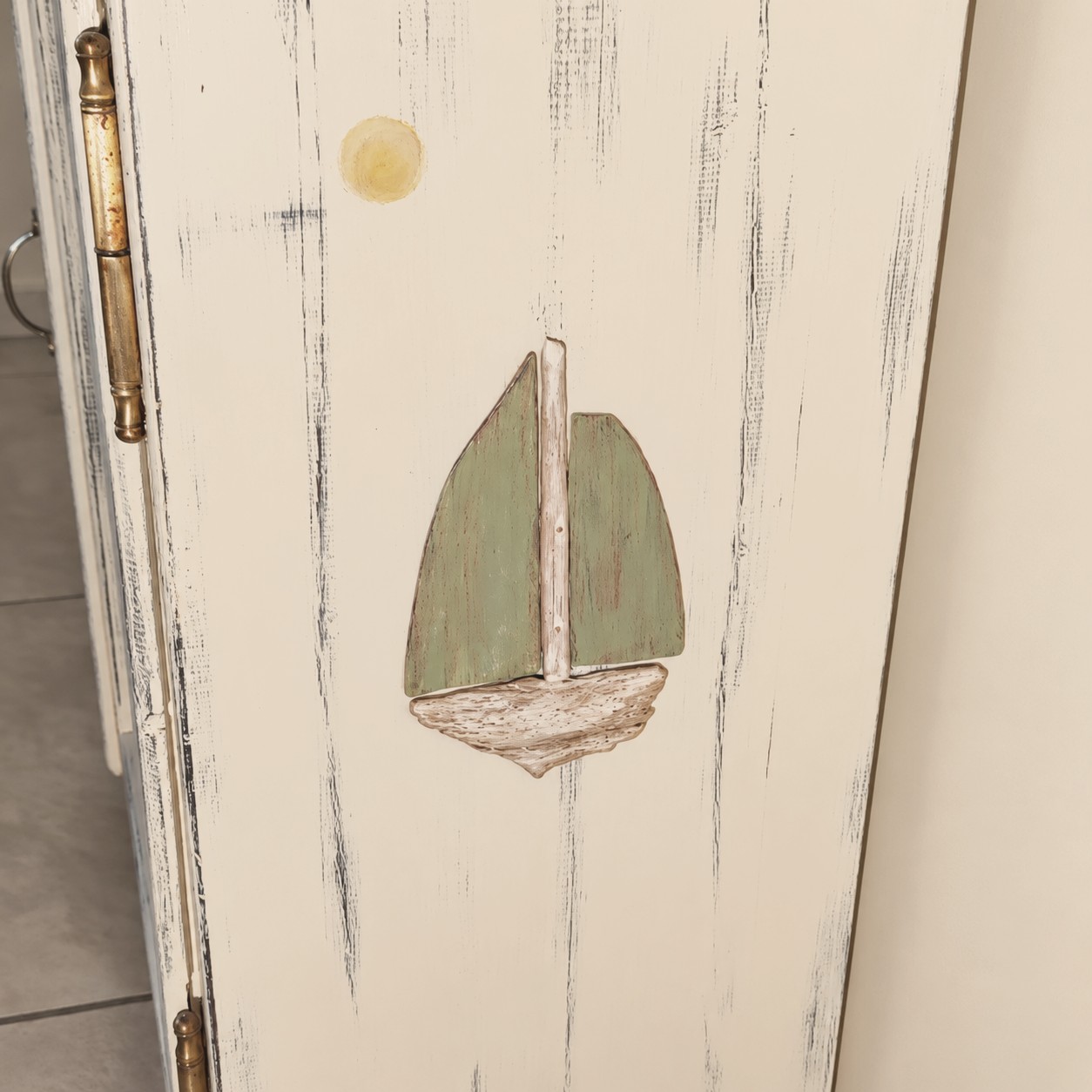 White Coastal Cabinet — όψη 3